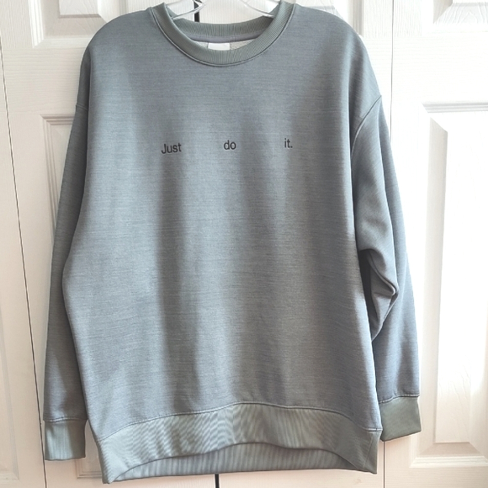 Nike Just Do It Therma-Fit Gray Pullover Crewneck Sweatshirt Activewear